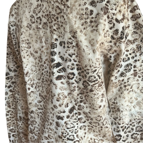 🐆CHICO No Iron Animal Print Pattern Blouse Sz Chico 0 - Picture 12 of 14
